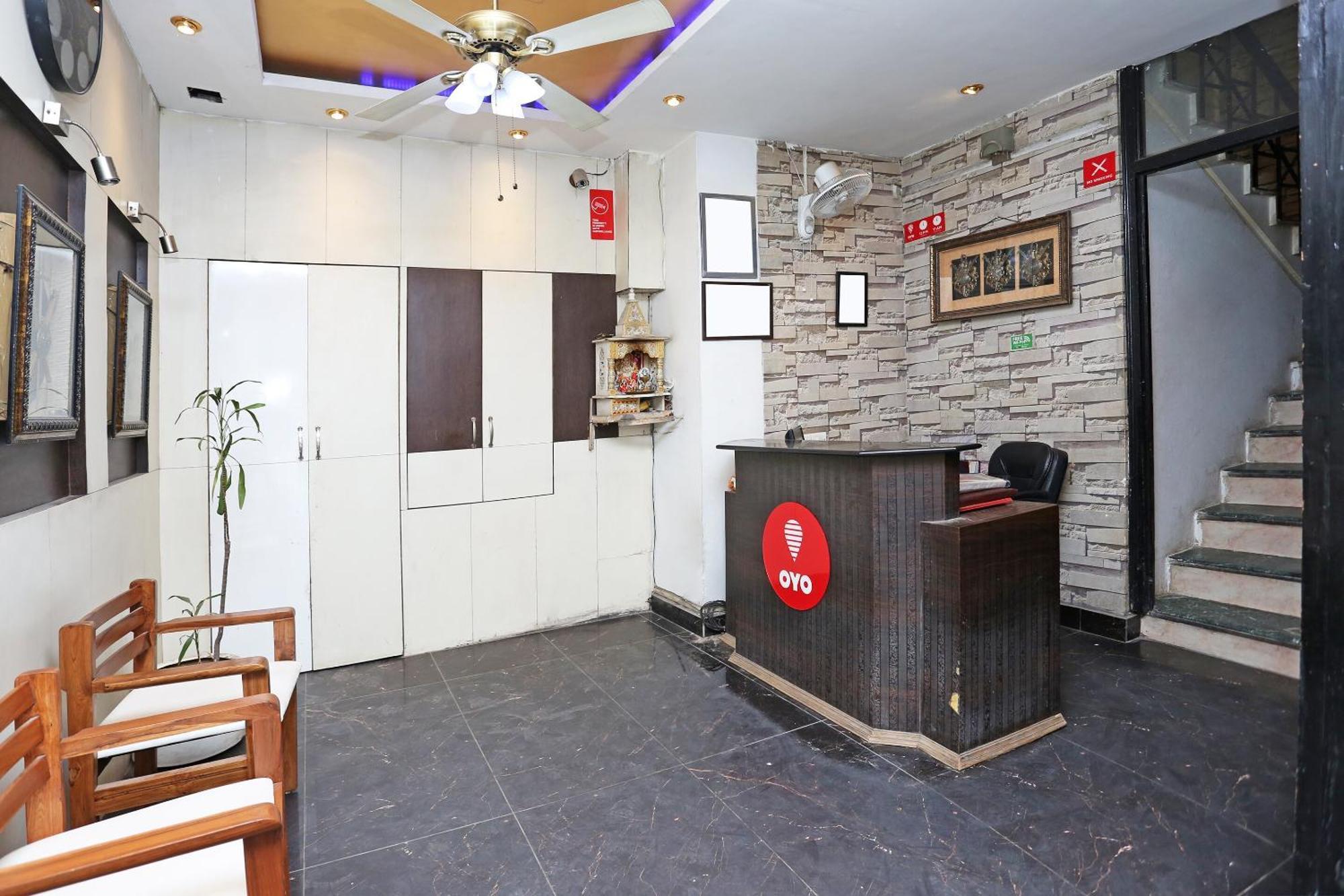 Oyo Flagship Hotel F Five Нью-Дели Экстерьер фото