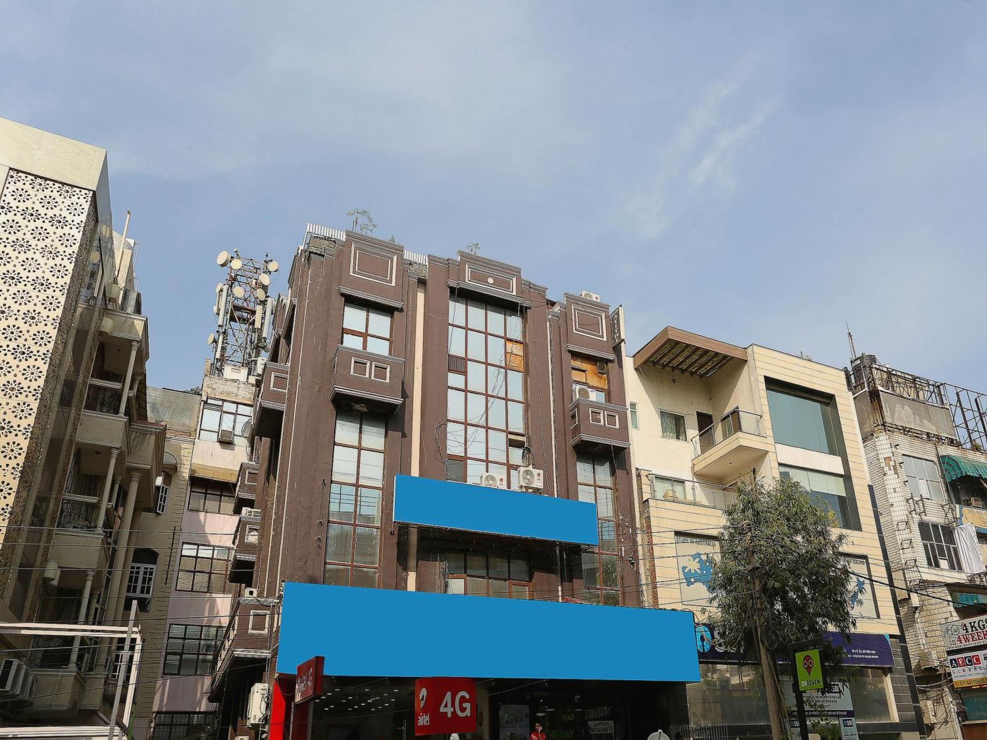 Oyo Flagship Hotel F Five Нью-Дели Экстерьер фото